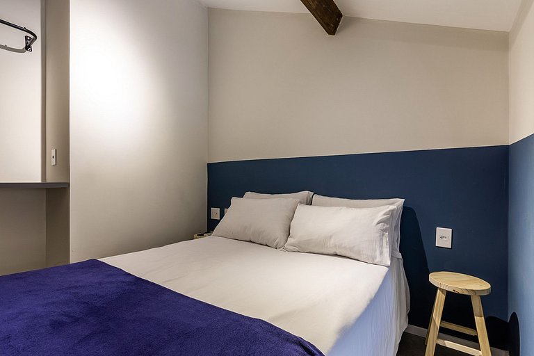 Studio Superior - Zest Pedroso - (Ar-condicionado + varanda)