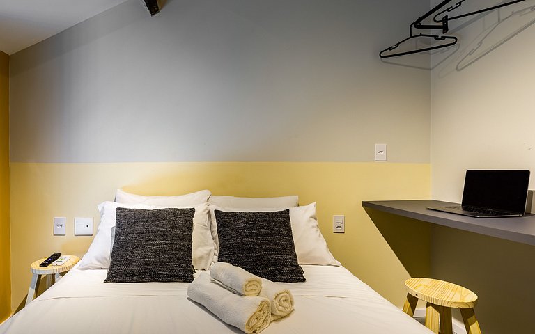 Studio Deluxe - Zest Pedroso - (Ar-condicionado)