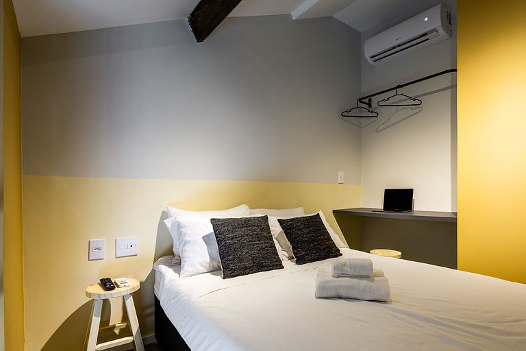 Studio Deluxe - Zest Pedroso - (Ar-condicionado)