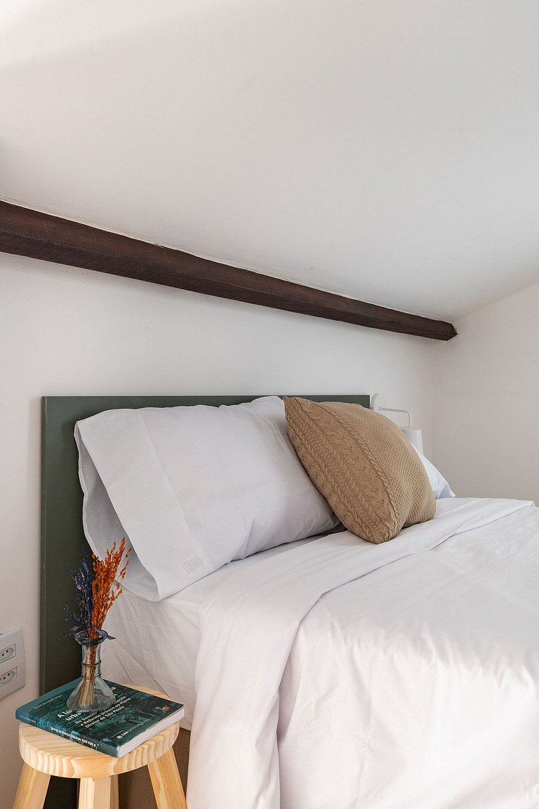 Studio Mezanino - Zest Pedroso - (Cama de casal + ar-condici