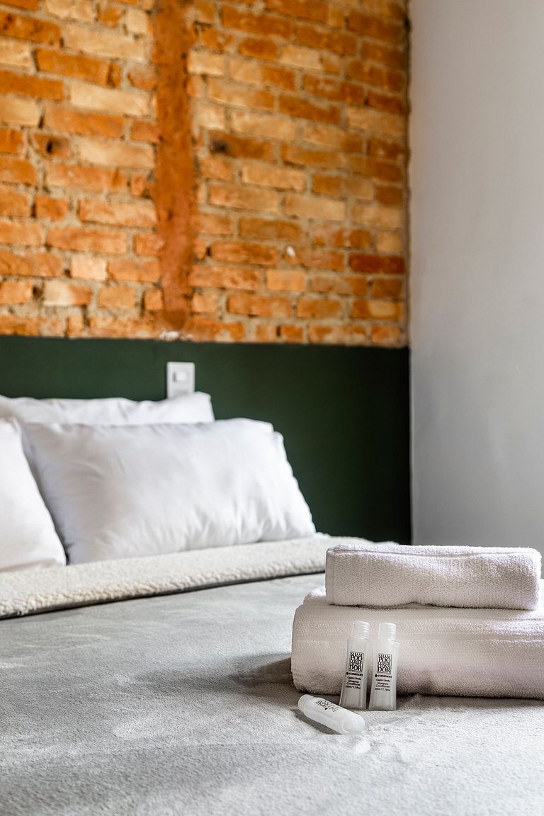 Suíte Superior - Zest Teodoro - (Ar-condicionado + varanda)