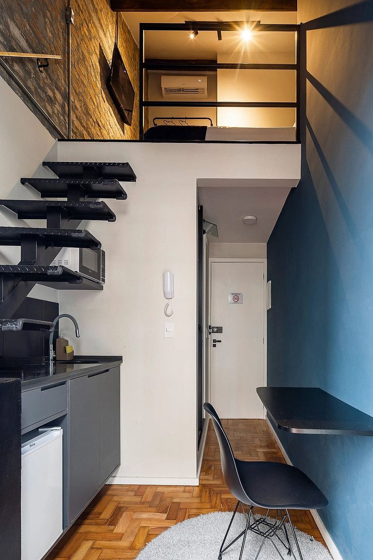 Studio Superior - Zest Pedroso - (Ar-condicionado + varanda)