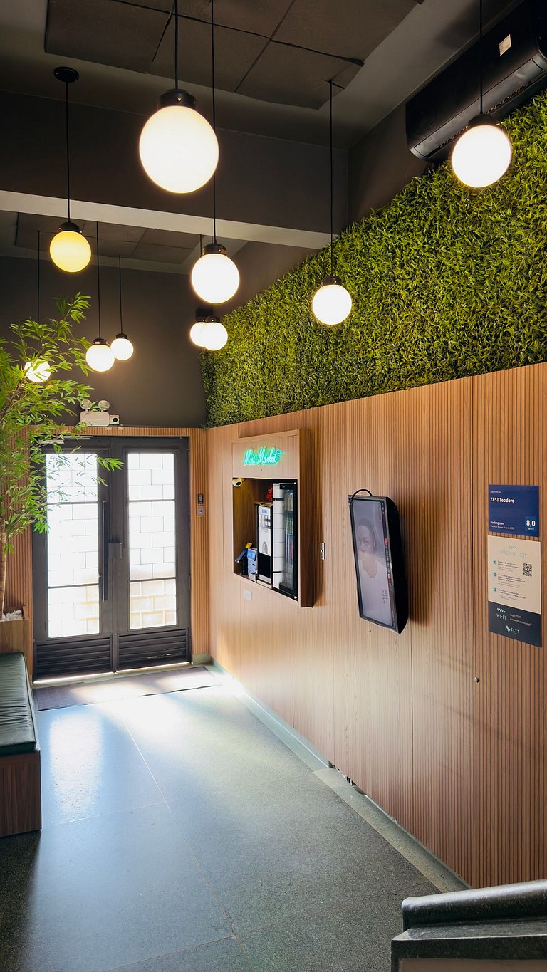 Suite 101 Next to Fradique Coutinho